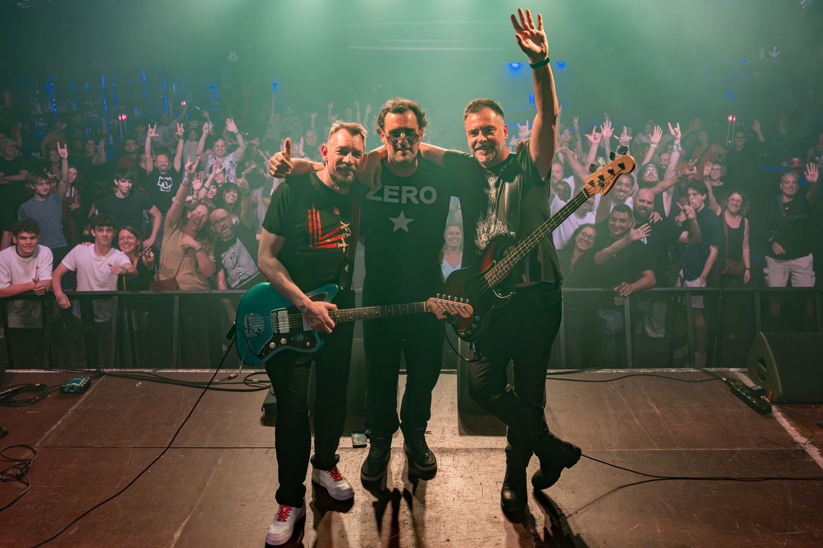 Meloso Panorámico saludando al público al final del concierto en la sala Razzmatazz